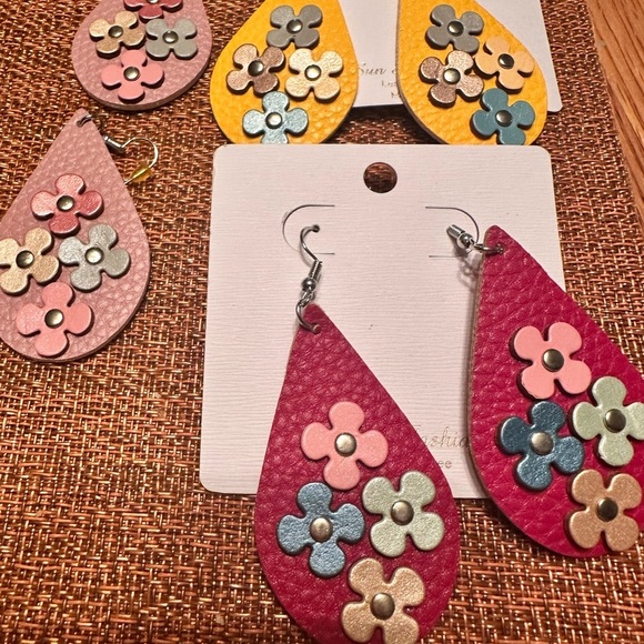 Fishhook pleather earrings, set of 3 - Picture 3 of 9